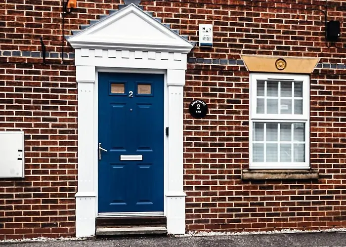 Ground Floor Full Apartment, Central Beverley,