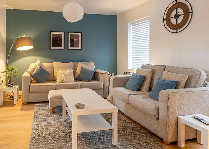 Ground Floor Full Apartment, Central Beverley,