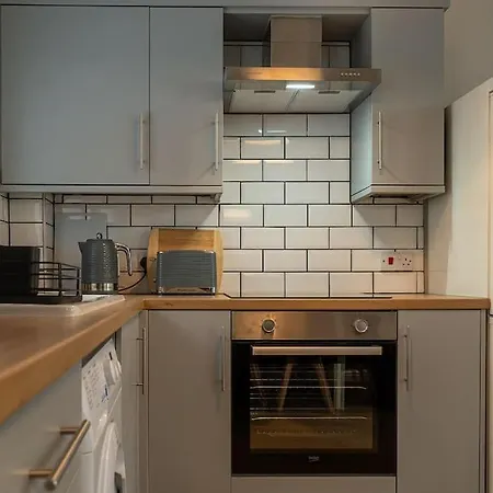 Ground Floor Full Apartment, Central Beverley, Exterior photo