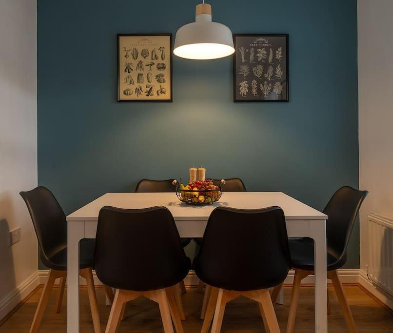 Ground Floor Full Apartment, Beverley, * Беверли